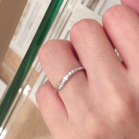 【Mariage ent(マリアージュエント)の口コミ】 比較的細めのラインで上品な印象があり指に馴染みやすいと感じました。ま…