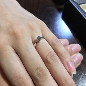 【TASAKI(タサキ)の口コミ】 一石のみのシンプルながら王道のデザインでした。
ダイヤモンドのカッティ…