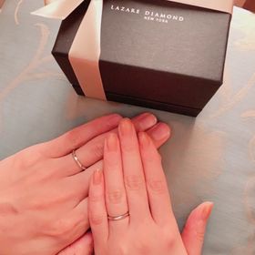【ラザール ダイヤモンド(LAZARE DIAMOND)の口コミ】 初めはダイヤ無しで探していましたが、こちらの指輪を見て、少しダイヤが…