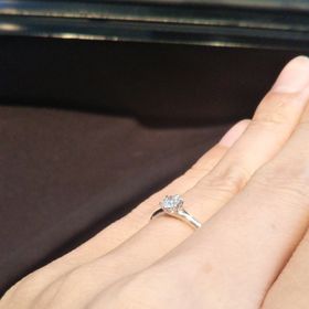 【エクセルコダイヤモンド(EXELCO DIAMOND)の口コミ】 デザインは少々ゴテゴテしていてボリューミーなリングが多いので、ダイヤ…