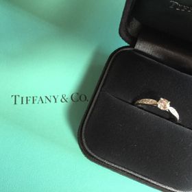 【ティファニー(Tiffany & Co.)の口コミ】 長く使えるもので、ダイヤモンドの指輪と一目見て分かる、婚約指輪らしい…