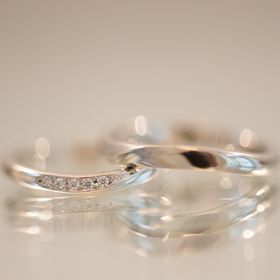 【アイプリモ(I-PRIMO)の口コミ】 他とは少し違うデザインが良いと思い、ウェーブの形をした指輪を探してい…