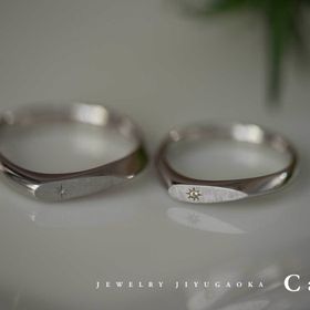 【Cayof(カヨフ)の口コミ】 オーダーメイドで作成頂きました。
指輪の加工や素材のオプションが豊富だ…