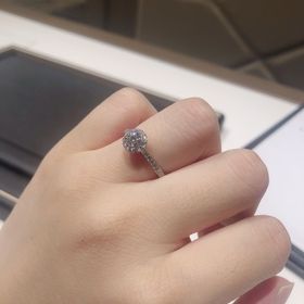 【ラザール ダイヤモンド(LAZARE DIAMOND)の口コミ】 ブランドにこだわらず、ダイヤの質にこだわりたいと思ったから。なので石…