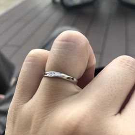 【銀座ダイヤモンドシライシの口コミ】 私が求めていた、シンプルなお洒落な指輪でした。
指輪を探した当初は、理…