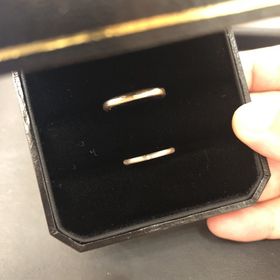 【SIENAROSE(シエナロゼ)の口コミ】 シンプルな指輪が理想で、いくつかの店舗を探し回っているうちにこちらの…