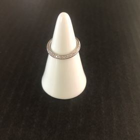 【銀座ダイヤモンドシライシの口コミ】 仕事柄あまりキラキラした指輪を付けられませんでした。しかし、この指輪…
