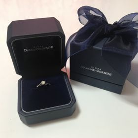 【銀座ダイヤモンドシライシの口コミ】 エバーアフターという指輪を選びました。デザインが気に入ったのはもちろ…