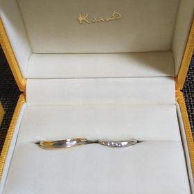 【ケイウノ ブライダル(K.UNO BRIDAL)の口コミ】 プラチナ素材のシンプルで落ち着いたら感じの指環を探しており、ストレー…