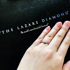 【ラザール ダイヤモンド(LAZARE DIAMOND)の口コミ】 何よりもダイヤとしての価値決めました。具体的には、大きさ、美しさ(精度…