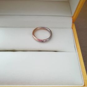 【ケイウノ ブライダル(K.UNO BRIDAL)の口コミ】 指輪のデザインを2人で決めることができ、それをデザイナーさんが絵に描い…