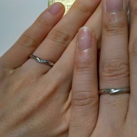 【アイプリモ(I-PRIMO)の口コミ】 妻オススメのデザインで決めました。シルバーを基調としたシンプルなデザ…