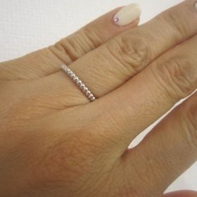 【ヴァン クリーフ＆アーペル(Van Cleef & Arpels)の口コミ】 指がごつごつしていて指が太いので、シンプルでthe結婚指輪のような華なタ…