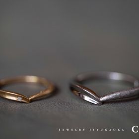 【Cayof(カヨフ)の口コミ】 ハイブランドジュエリーに不慣れな私たち。優しく柔らかな味のある指輪を…