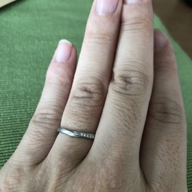 【俄(にわか)の口コミ】 自分の指に合うかどうか。
指輪に込められた意味合いが自分たちにあてはま…