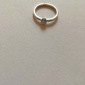 【アイプリモ(I-PRIMO)の口コミ】 彼女が、デザインに一目惚れしたので購入しました。店頭に並んでいたもの…