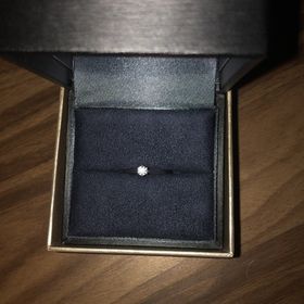 【ラザール ダイヤモンド(LAZARE DIAMOND)の口コミ】 昔からドラマなどで見ていたパカっとひらいて、一粒ダイヤがあるものが婚…