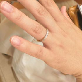 【Mariage ent(マリアージュエント)の口コミ】 プラチナとピンクゴールドのコンビネーションであり、色の入り方が上品で…