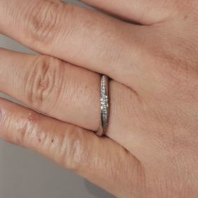 【CHARMY(チャーミー)の口コミ】 デザインがシンプルである事と、付け心地が良い事を重視して選びました。…