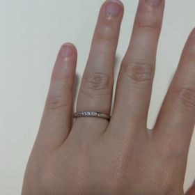 【銀座ダイヤモンドシライシの口コミ】 シンプルな指輪を探しており、定員さんと自分のイメージに合う指輪を探す…