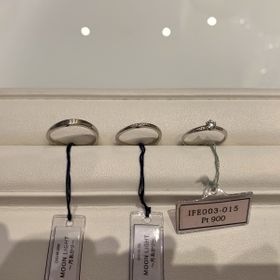 【JKPLANET(JKプラネット)の口コミ】 シンプルなリングですが、男性のリングには、マット加工が施されていたり…