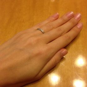 【ギンザタナカブライダル(GINZA TANAKA BRIDAL)の口コミ】 女性用はダイヤが0.05カラット入って65000円(税抜)でした。
男性はダイヤ…