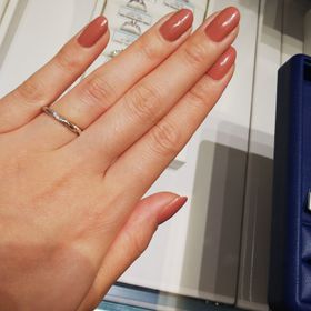 【銀座ダイヤモンドシライシの口コミ】 ダイヤが入ったデザインが良いと思い、いくつか試着させてもらいました。
…