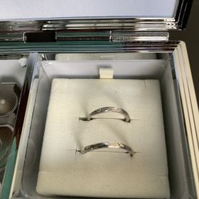 【canal4℃(カナルヨンドシー)の口コミ】 細身でシンプルなものを探していて、主張しすぎず上品に輝く感じが気に入…