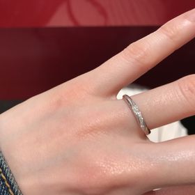 【AFFLUX(アフラックス)の口コミ】 天の川をイメージした指輪で、7つのダイヤと、その周りのミル打ちがとても…