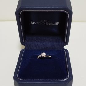 【銀座ダイヤモンドシライシの口コミ】 ゆりをイメージしたリトルリリーのデザインとダイヤモンドを組み合わせま…