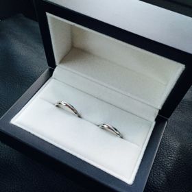 【Something Blue(サムシングブルー)の口コミ】 探していた条件がピカピカしていない、女性用もダイヤなどの装飾がないも…