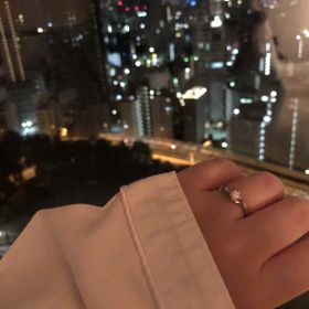 【アイプリモ(I-PRIMO)の口コミ】 主人が選んでくれたダイヤモンドを裏側までしっかり見ることができるデザ…