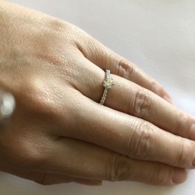 【モニッケンダム(MONNICKENDAM)の口コミ】 婚約指輪はだいやにこだわりたかったので、特徴のある3大カッターで決めよ…