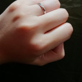 【銀座ダイヤモンドシライシの口コミ】 色々な種類を見せていただきましたが、品の良いデザインと、値段とのバラ…