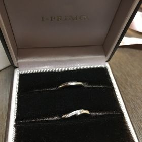 【アイプリモ(I-PRIMO)の口コミ】 リングの美しいデザイン、曲線美に惹かれました。
ダイヤモンドがあしらわ…