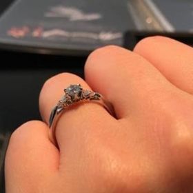 【エクセルコダイヤモンド(EXELCO DIAMOND)の口コミ】 お店の方々で親切に付き合ってくれて、納得する指輪を手に入れることが出…