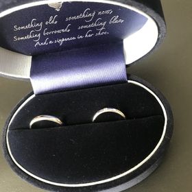 【Something Blue(サムシングブルー)の口コミ】 シンプルでつけ心地が良いものが良く、値段も高すぎないけど、大事にでき…