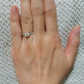 【銀座ダイヤモンドシライシの口コミ】 予算をお伝えしてから、数パターン提案していただき、好みのタイプを絞り…