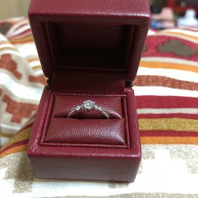 【モニッケンダム(MONNICKENDAM)の口コミ】 初めて来店したときから
すごく丁寧な接客で自分に似合う指輪をゆっくり選…