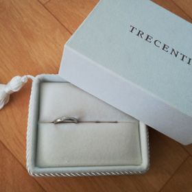 【TRECENTI(トレセンテ)の口コミ】 主人と選びました。
二人ともシンプルでプラチナのものがよかったので悩ま…