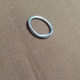 【4℃ BRIDAL(ヨンドシーブライダル)の口コミ】 デザインと、付け心地が気に入り、その場で購入しました。
デザインは、婚…