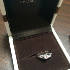 【アイプリモ(I-PRIMO)の口コミ】 指輪がたくさんありすぎて、とても迷いました。その中でも、一目惚れして…