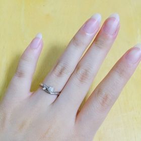 【アイプリモ(I-PRIMO)の口コミ】 この指輪に決めた1番の理由はデザインです。最初に見たときから一目惚れで…