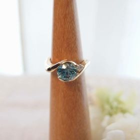 【野口裕子】の口コミ 完全オーダーメイド
祖母から譲り受けた形見の指輪の石だけ
使って、ダイ...