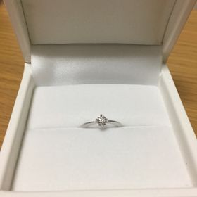 【HOSHI no SUNA 星の砂(ほしのすな)の口コミ】 ダイヤのサイズが大きすぎず小さすぎず、上品なところがお気に入りです。…