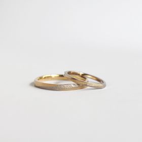 【mina.jewelry(ミナジュエリー)の口コミ】 誰ともかぶらない自分達だけのデザインに、とフルオーダーで作成。
大阪の…