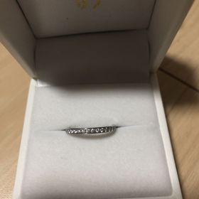 【GALA JEWELRY(ガラジュエリー)の口コミ】 いい意味でつけている感じがしなくて、指に合っている感じがしたから。
質…