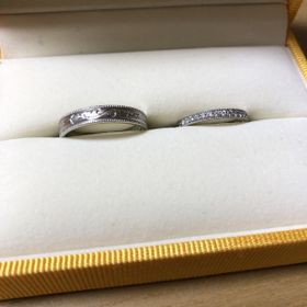 【ケイウノ ブライダル(K.UNO BRIDAL)の口コミ】 結婚指輪として購入しました。
新婦がストレートリングでキラキラしたもの…