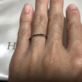 【HOSHI no SUNA 星の砂(ほしのすな)の口コミ】 内側にイニシャル、ダイヤ、誕生石がサービスで入れてもらえたことと、予…