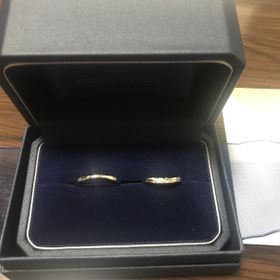 【銀座ダイヤモンドシライシの口コミ】 上品で、心から可愛いとと思えるデザイン。そしてダイヤがリングに埋め込…